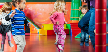 Eltern-Kind-Tanz 2-3 Jährige mit Erw.