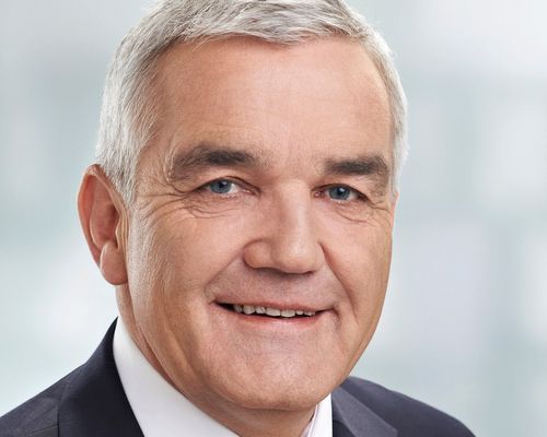TV Cannstatt – Fragen an Fred-Jürgen Stradinger, den Präsidenten des Sportkreises