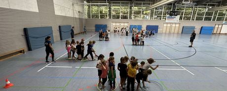 Sport Spiel und Spaß: Kindersportschule Move begeistert Kinder während der Feriensportwochen